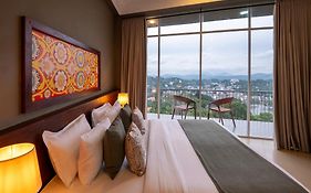 360 Viewpoint By Queens Mount